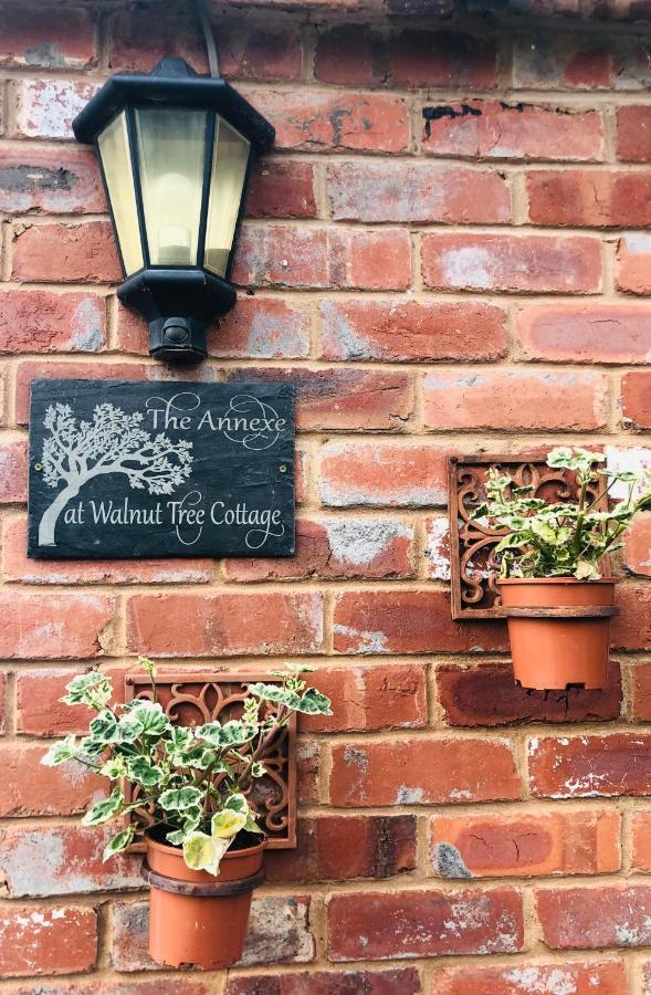 The Annexe At Walnut Tree Cottage Hope under Dinmore Exterior photo